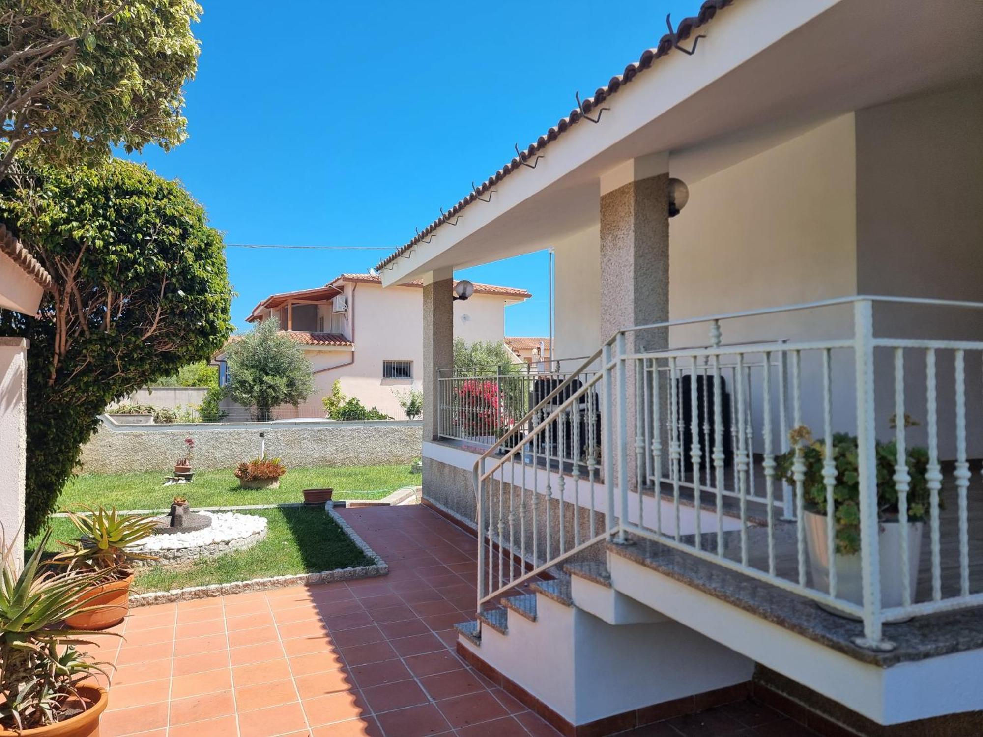 Appartamento Via Oristano บูโดนี ภายนอก รูปภาพ