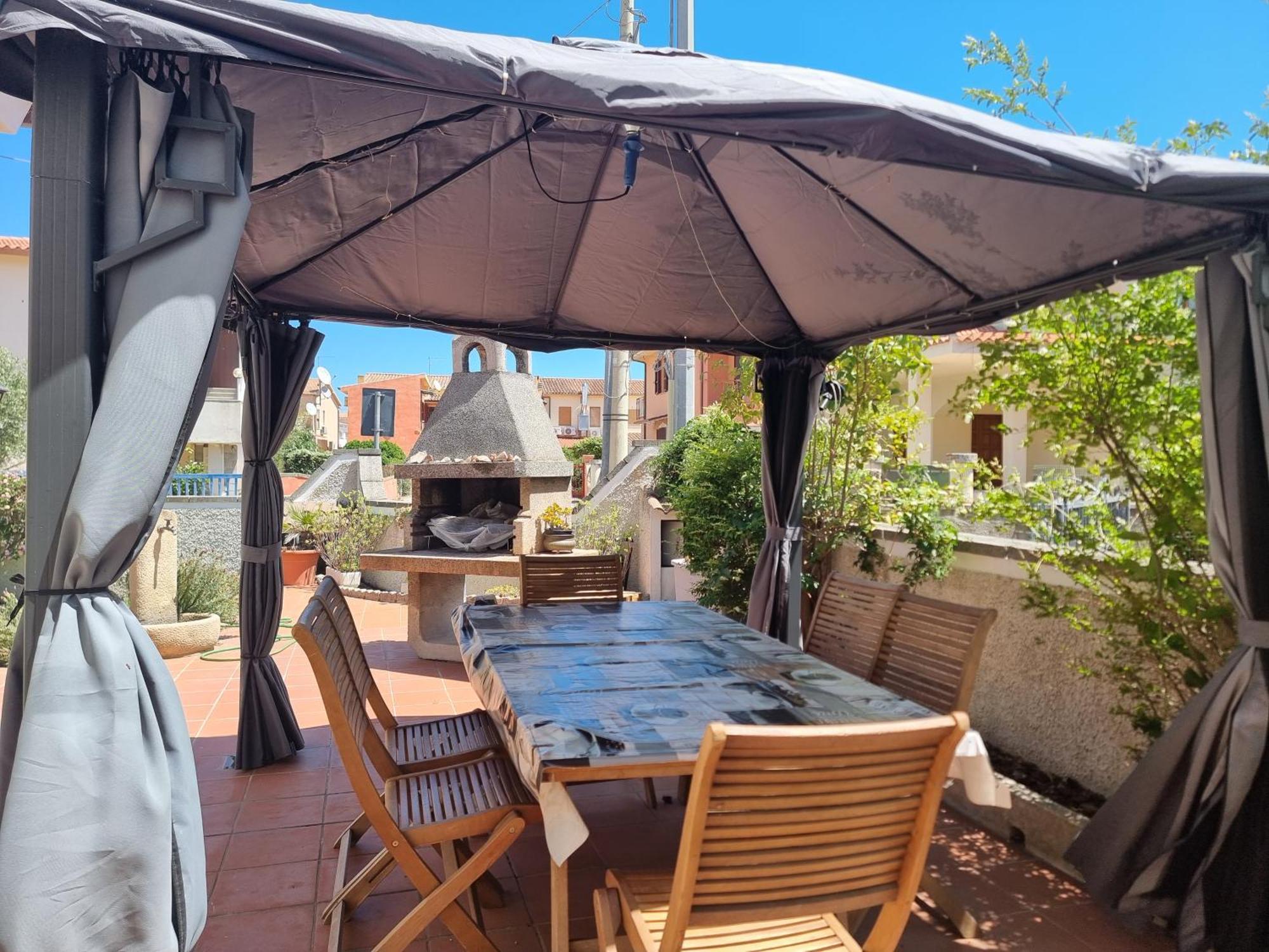 Appartamento Via Oristano บูโดนี ภายนอก รูปภาพ